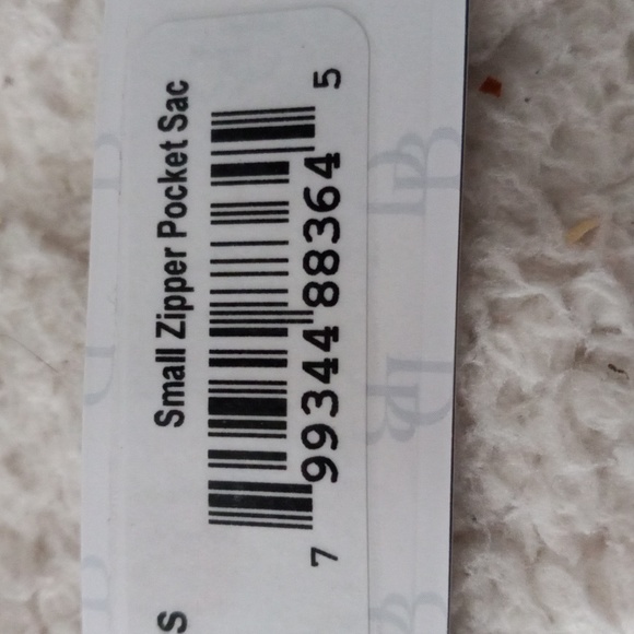 NWT Dooney & Bourke Small Zipper Pocket Leather Sac in Chestnut. Brand New. - Picture 6 of 9